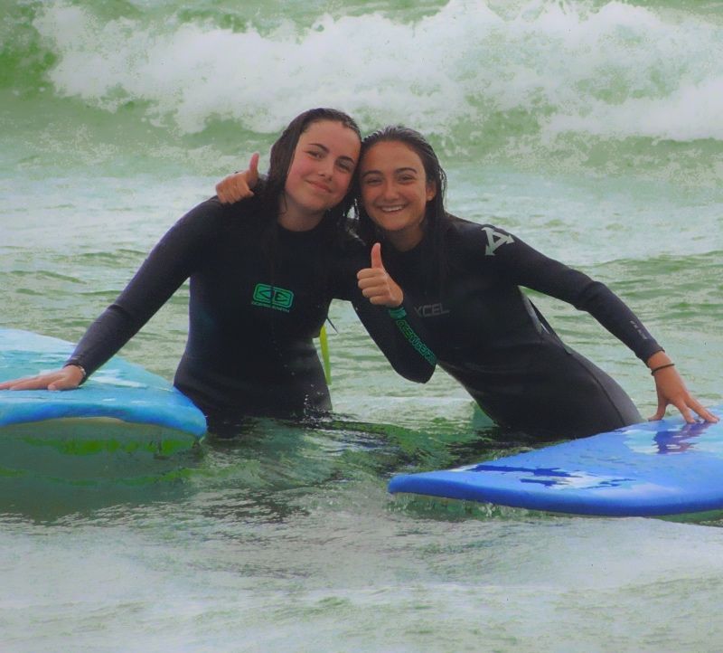Ven a hacer surf con tu centro educativo