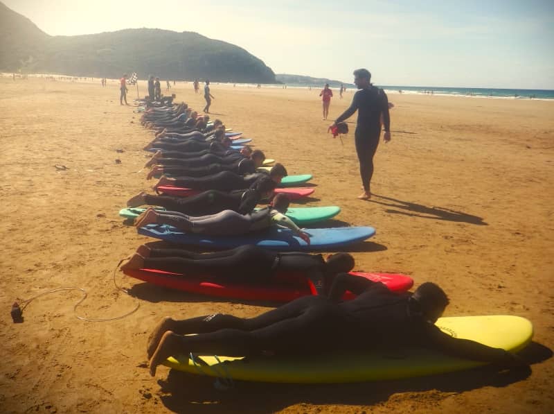Surfcamp con cursillo de aprendizaje incluido en la tanda