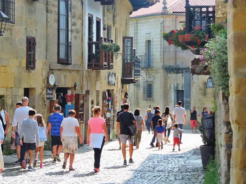 Paseo por el casco histórico en grupo